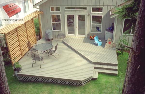 Split Level Deck Near Ground Photo