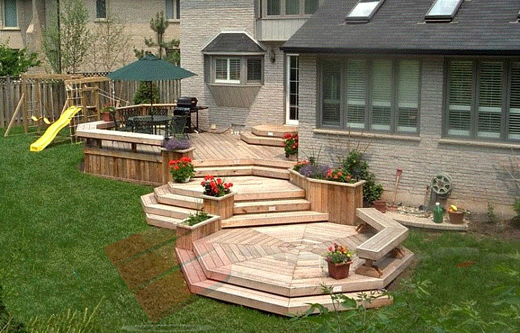 This multi-level deck uses multiple octagons at various levels to catch your eye. Each deck level has cascading box steps, making this deck even more intriguing.