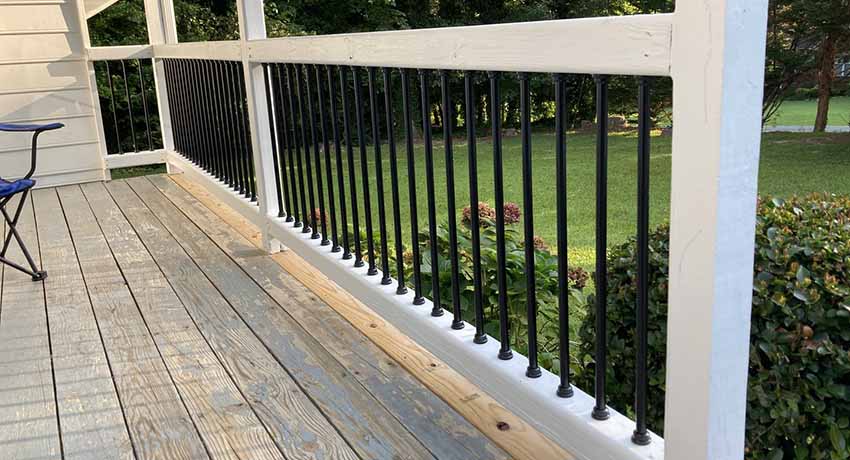 Porch railing with Snap'n Lock